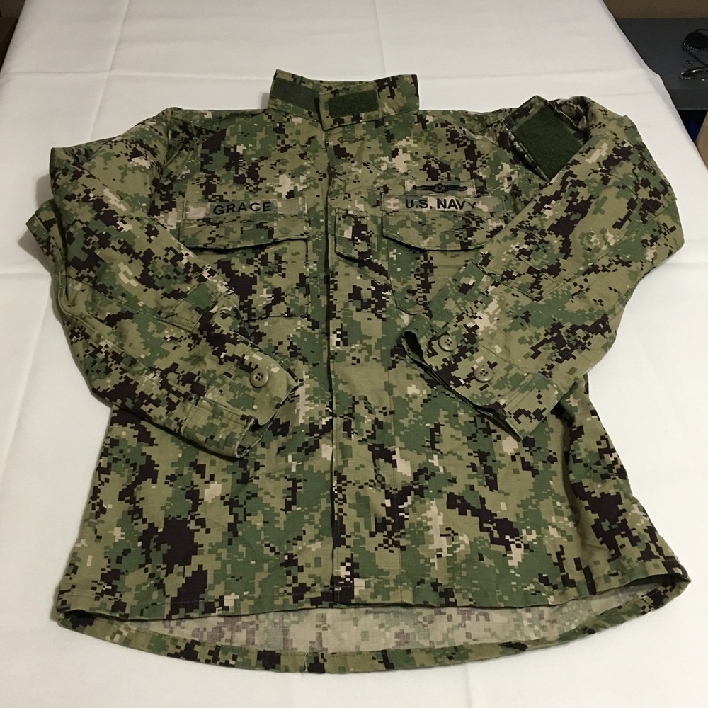 U.S. Navy Blouse Working Uniform Type III NWU Mens Small Regular Camo